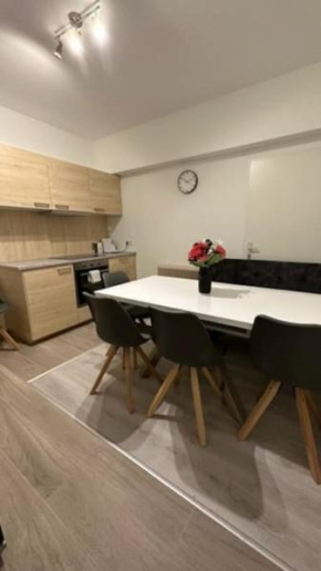 Direkt bei U1 (U-Bahn) 8 ppx. Apartment